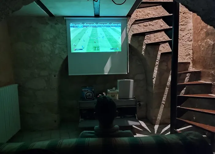 Sleeps Up To 7 In The Majella